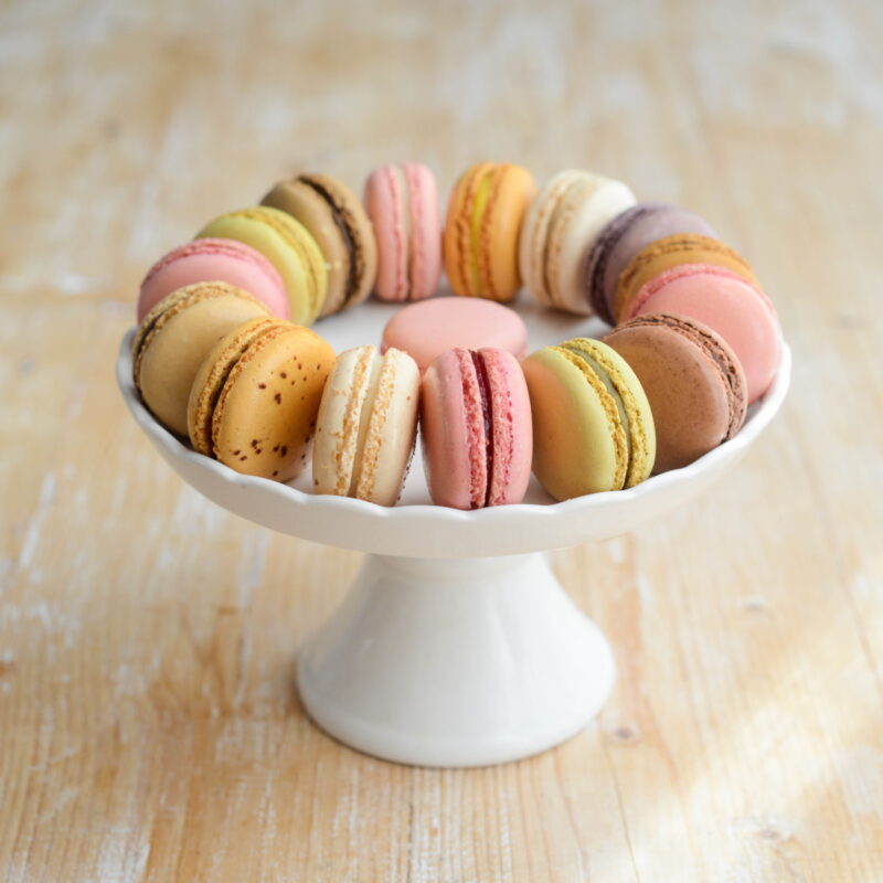 16 Macarons Schachtel France Urlaub 800x800