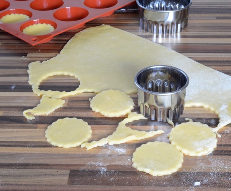 Mini-Tartelettes Ausstecher aus Edelstahl Ø 40 mm 2/3