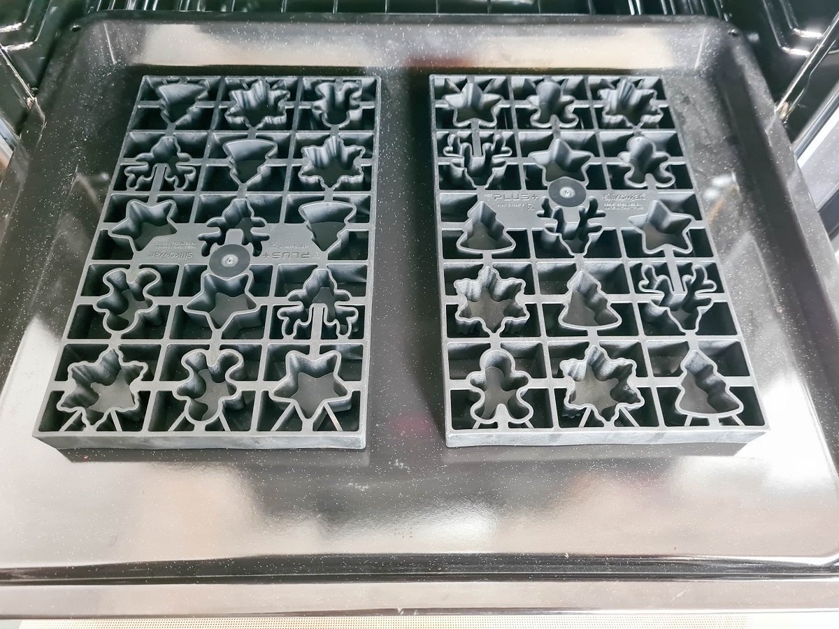 Silikomart Winter Holiday Voilà Cookie: Stampo Per Biscotti In Tplus, 243x153 Mm, Forma Perfetta, Cottura In Forno