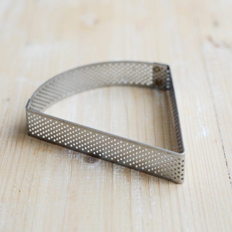 Dreieckiger Tartelette Ring gelocht aus Edelstahl 120 x 105 x 20 mm