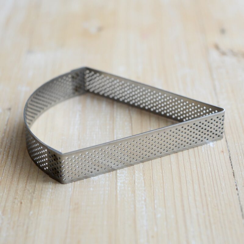 Dreieckiger Tartelette Ring Gelocht Aus Edelstahl 12cm