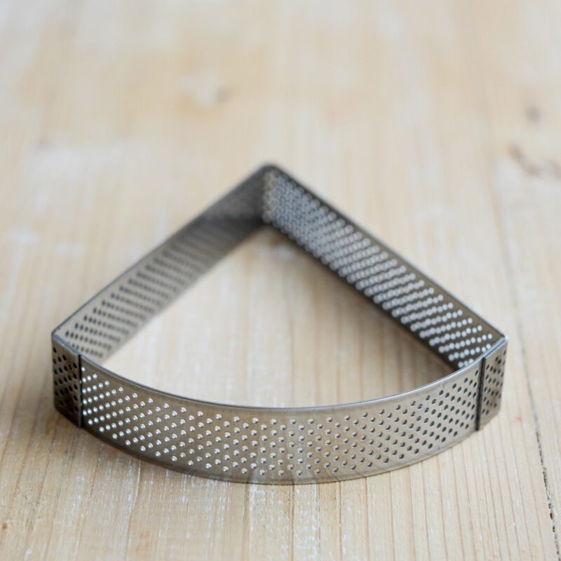 Dreieckiger Tartelette Ring Gelocht Edelstahl