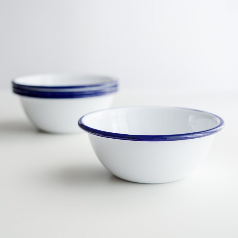 Weiße Schale aus emailliertem Stahl mit blauem Rand 50 cl ø 15,8 cm 5/5
