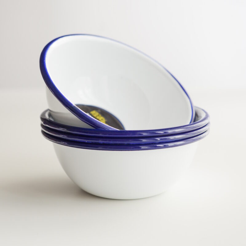 Weiße Schale aus emailliertem Stahl mit blauem Rand 50 cl ø 15,8 cm 4/5