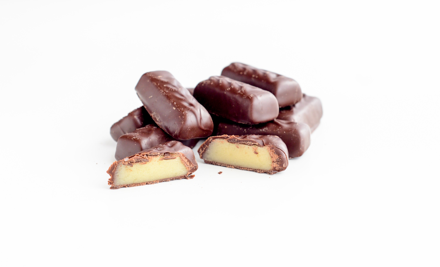 Pralinen aus Marzipan und Zartbitterschokolade von Valrhona - 10 Stück