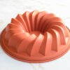 Savarinform gewellt mit geschlossenem Dom Ø 24 cm Silikon-Backform von Silikomart 4/7
