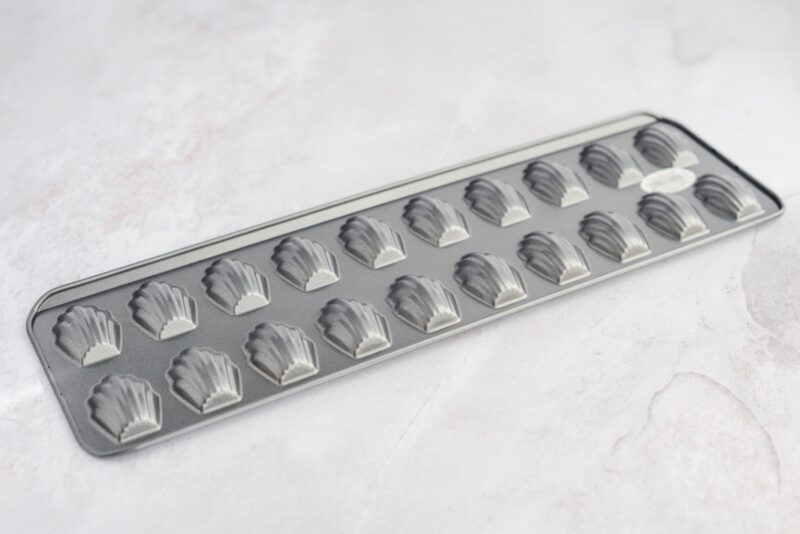 Mini-Madeleines Backform mit Antihaftbeschichtung von De Buyer 3/4