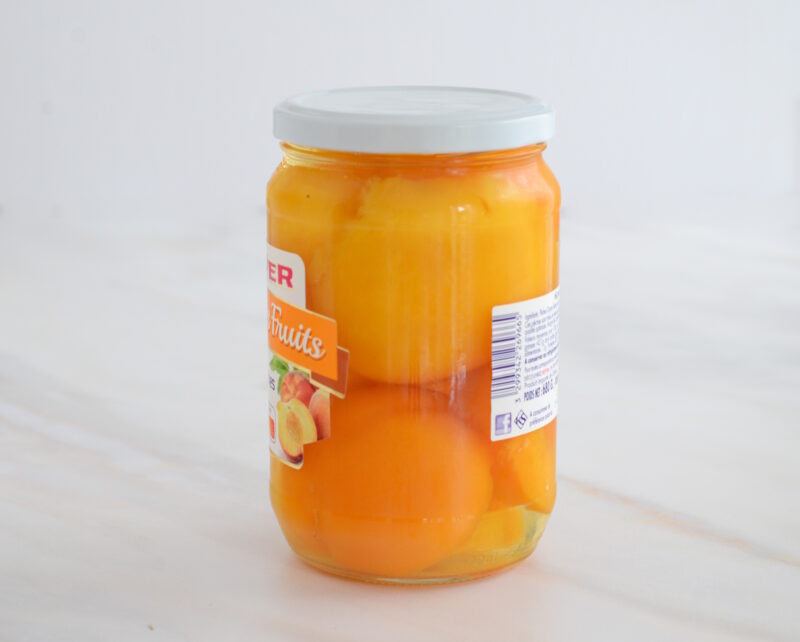 Pfirsiche entsteint in Sirup 3/5