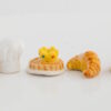 Galette des Rois Zubehör "Parisserie" 1 Porzellanfigur (Fève) + 1 Krone 2/13
