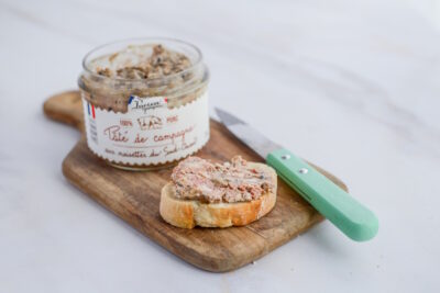 Landpastete mit Haselnüssen