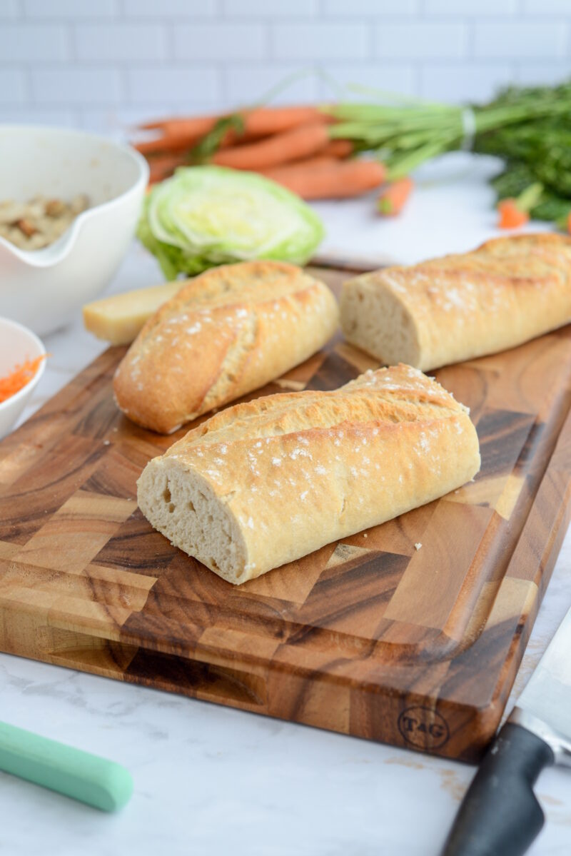 Baguette fuer haehnchen baguette mit salat karotten und parmesan