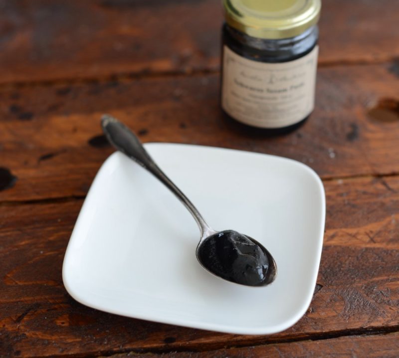 Schwarze Sesampaste 2/3