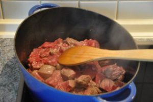 Boeuf Bourguignon boeuf-bourguignon-kochen-2-300x200