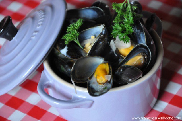 Moules marinières (Muscheln in Weisswein) Rezept - franzoesischkochen.de