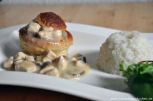 Bouchées à la reine (Königin-Pasteten mit Geflügel-Ragout)