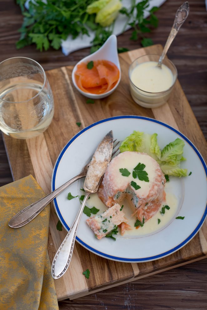 Fischterrine mit weißer Buttersauce (Terrine de poissons sauce au ...