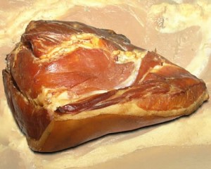 Potée Lorraine (ein deftiger Eintopf mit Kohl, diversen Gemüsen und Würstchen) palette-fumé-lard_de_jambon_fume_lorrain_entier-300x240