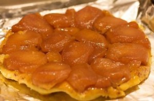 Kleiner Tatin Apfelkuchen auf bretonische Kekse Tarte Tatin Traditionnelle 320x200 300x198