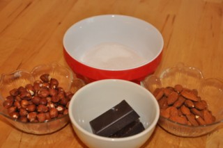 Pralinés au chocolat croquant et au massepain (knusprige Schoko- und Marzipan- Pralinen) DSC_4469-320x200