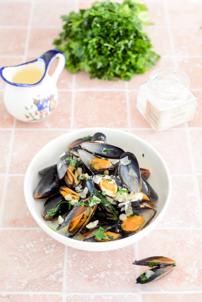 Moules marinières (Muscheln in Weisswein) Miesmuscheln In Weisswein Moules Marinieres 684x1024
