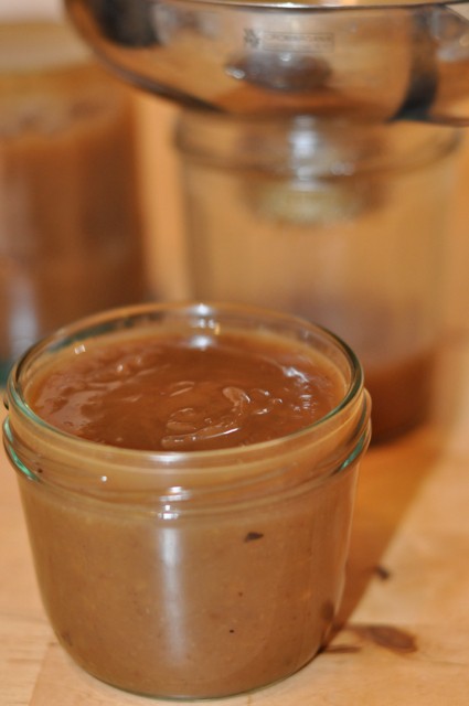 Crème de marrons ou confiture de chataîgnes (Kastanien-Creme oder -Marmelade) DSC_5953 640x480