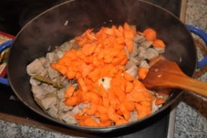 Blanquette de veau (Kalbsfrikassée französischer Art) Blanquette de veau (Kalbsfrikassée französischer Art) Blanquette De Veau Kochen 5