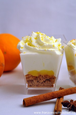 Verrines orange-citron au pain d'épices (Verrines mit Orange Curd, Zitronen Chantilly und Lebkuchen) DSC_7178kjmlk 640x480