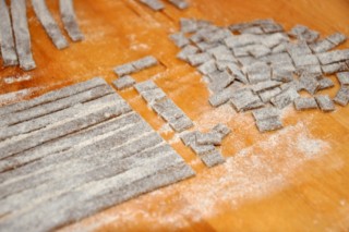 Crozets savoyards maison (Selbstgemachte Savoyische Crozets) DSC_7571kj 320x200