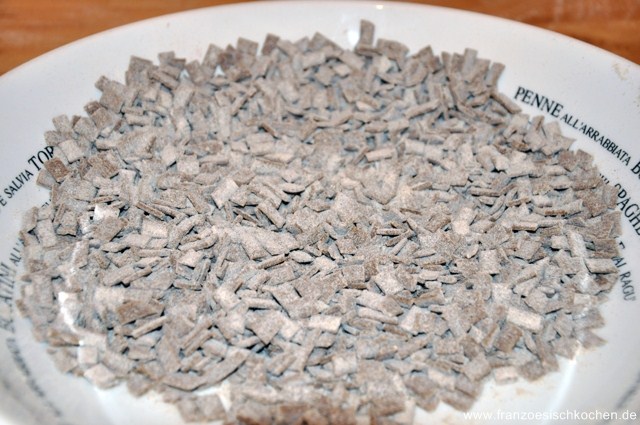 Crozets savoyards maison (Selbstgemachte Savoyische Crozets) DSC_7575gd 640x480