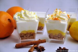 Verrines orange-citron au pain d’épices (Verrines mit Orange Curd, Zitronen Chantilly und Lebkuchen)