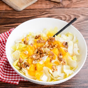 Chicorée Salat mit Orange und Walnüssen