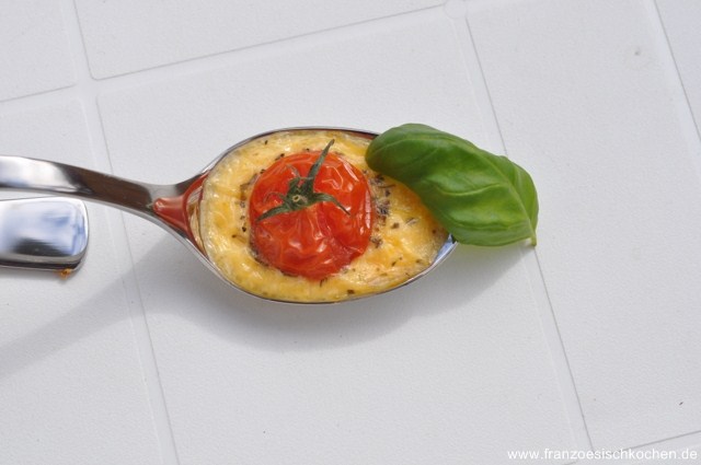 Crèmes brûlées salées à la tomate (salzige Crèmes brûlées mit Tomaten) DSC_0123 640x480