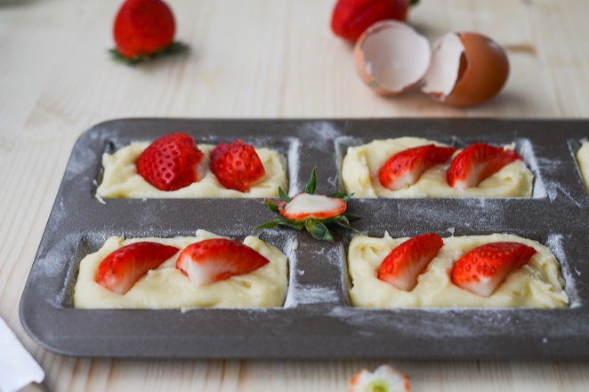 Financiers Fraises (Erdbeer-Financiers) DSC_5184