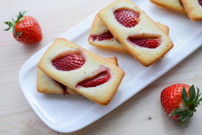 Financiers Fraises (Erdbeer-Financiers) DSC_5194