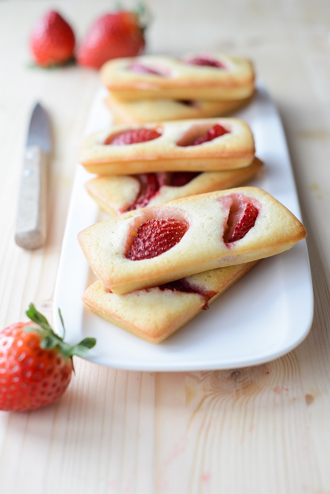  Financier Mit Erdbeeren