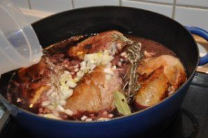 Coq au vin coq-au-vin-kochen-3-300x200