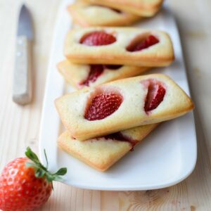 Financiers Fraises (Erdbeer-Financiers)