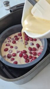 Clafoutis aux cerises (Clafoutis mit Kirschen) Clafoutis Air Fryer Rezept Backen Einfach 02 169x300