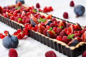 Feigen-Tarte mit Himbeeren und Tonkabohne – französisches Rezept