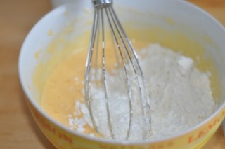 Le petit Chinois Alsacien ? Elsässische Brioche Schritt 1 Mehl In Eimasse Einrühren