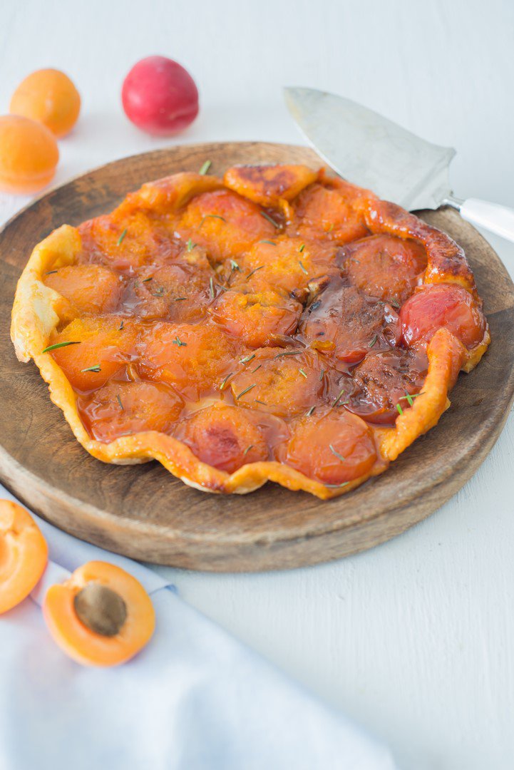 Tarte tatin aux abricots et romarin (Aprikosen-Rosmarin Tatin ) Rezept ...