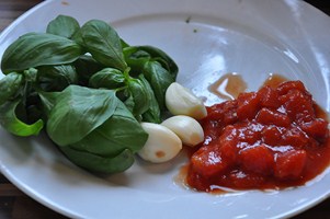 Pistou Suppe nach meiner Art (Soupe au pistou à ma façon) Pistou Suppe Schritt 3 Basilikum Knoblauch Tomaten Zutaten