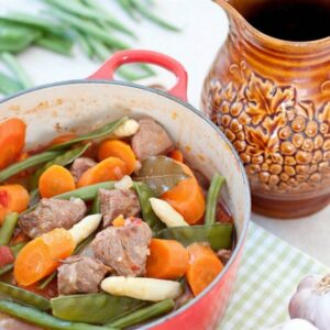 Navarin d’agneau aux légumes printaniers (geschmortes Lamm mit Frühlingsgemüse)