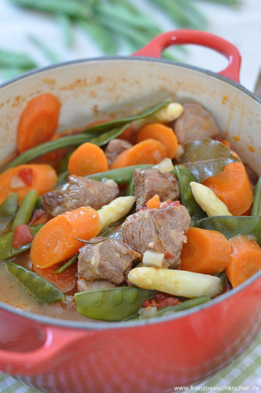 Navarin d'agneau aux légumes printaniers (geschmortes Lamm mit Frühlingsgemüse) navarin-rezept-frankreich