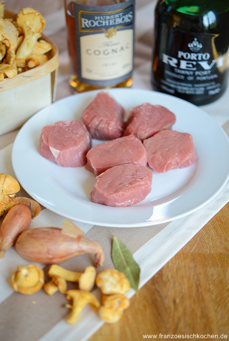 Médaillons de veau aux girolles et sauce au Calvados - Kalbsmedaillons mit Pfifferlinge und Calvados-Sauce DSC_0510 1 Copier