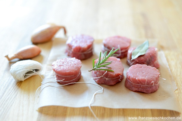 Médaillons de veau aux girolles et sauce au Calvados - Kalbsmedaillons mit Pfifferlinge und Calvados-Sauce DSC_0558 1 Copier