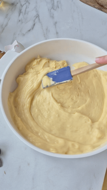 Tarte Tropézienne: französischer Brioche-Kuchen Creme Patissiere Abkühlen