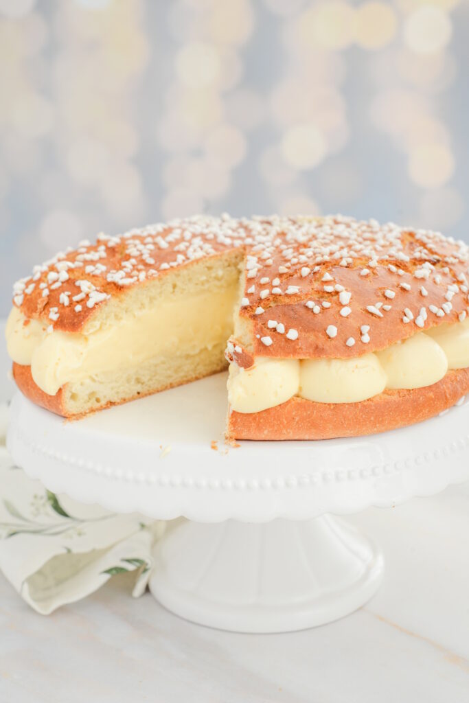 Tarte Tropézienne: französischer Brioche-Kuchen Tarte Tropézienne: französischer Brioche-Kuchen Tropezienne Kuchen Tarte
