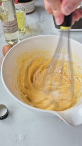Tarte Tropézienne: französischer Brioche-Kuchen Tarte Tropézienne: französischer Brioche-Kuchen Tropezienne Schritt 26 Creme Aufschlagen Mit Schneebesen