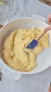 Tarte Tropézienne: französischer Brioche-Kuchen Tarte Tropézienne: französischer Brioche-Kuchen Tropezienne Schritt 35 Vanillecreme Glattrühren Mit Spatel